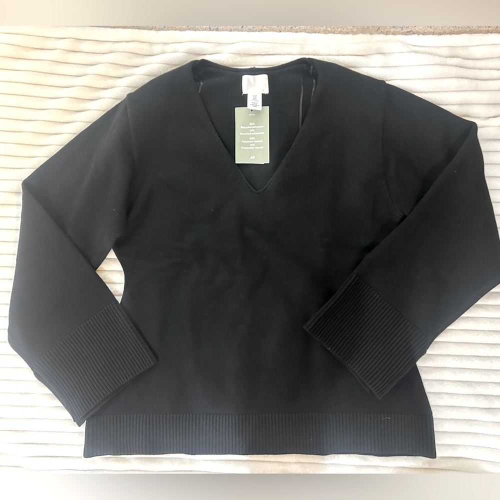 NWT H&M Black V-Neck Sweater